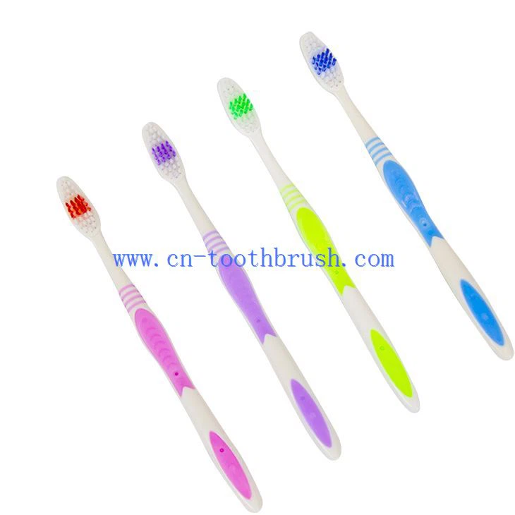 Periuță de dinți clasică medie moale, ambalată individual